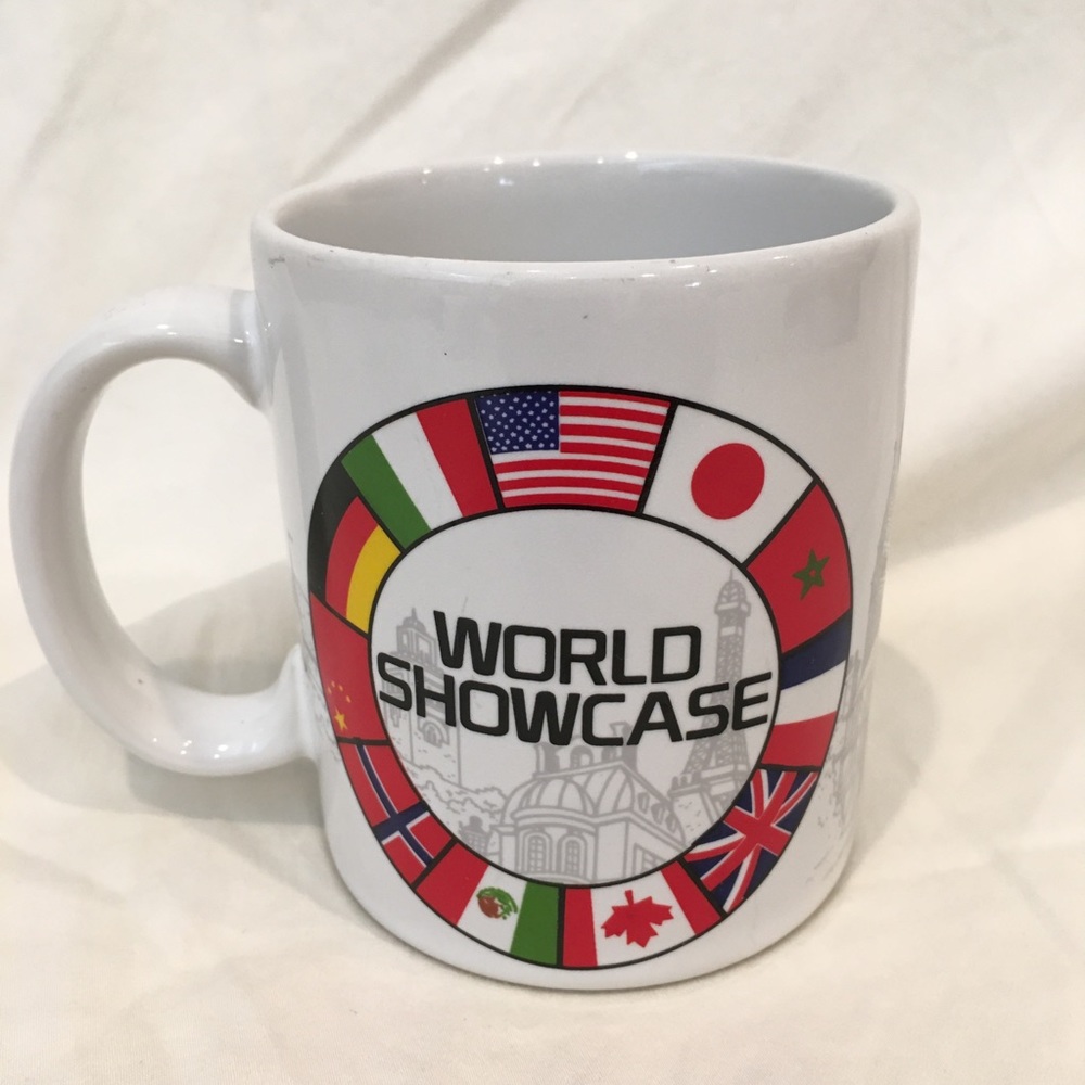 Mickey Mouse Mom Mug - Picture 2 of 6